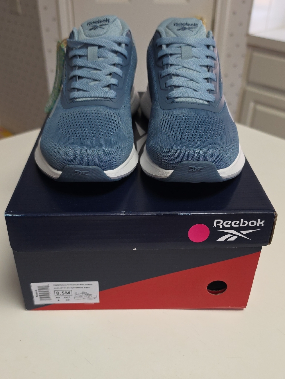 Brand New Reebok Light Blue Women's Walking Sneakers. Size 8.5 Medium. Lace Up.